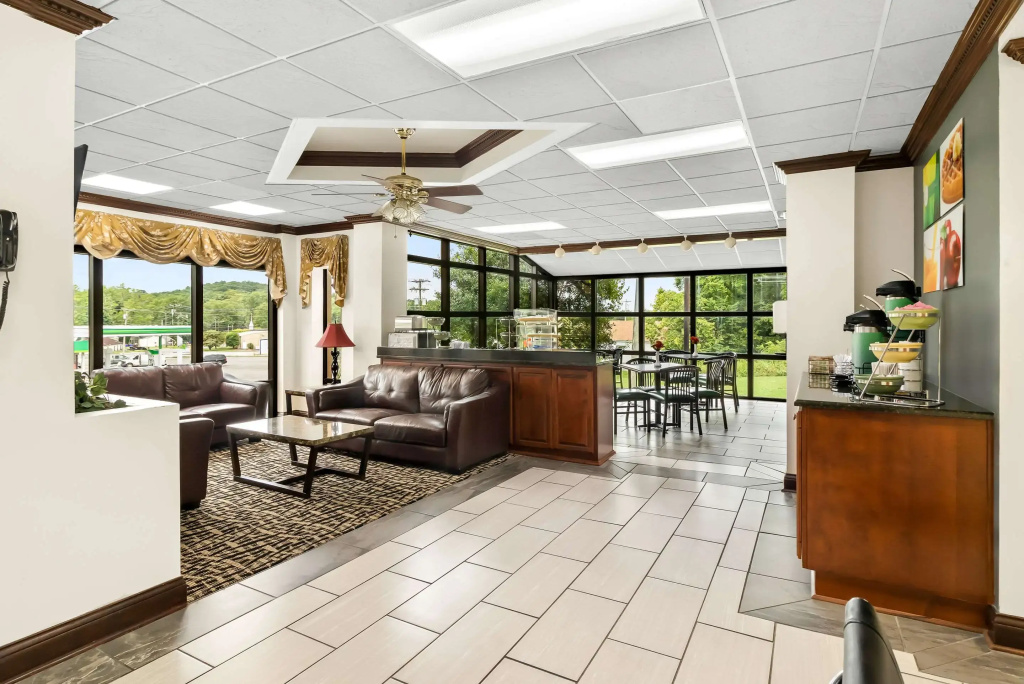 Lobby & Reception