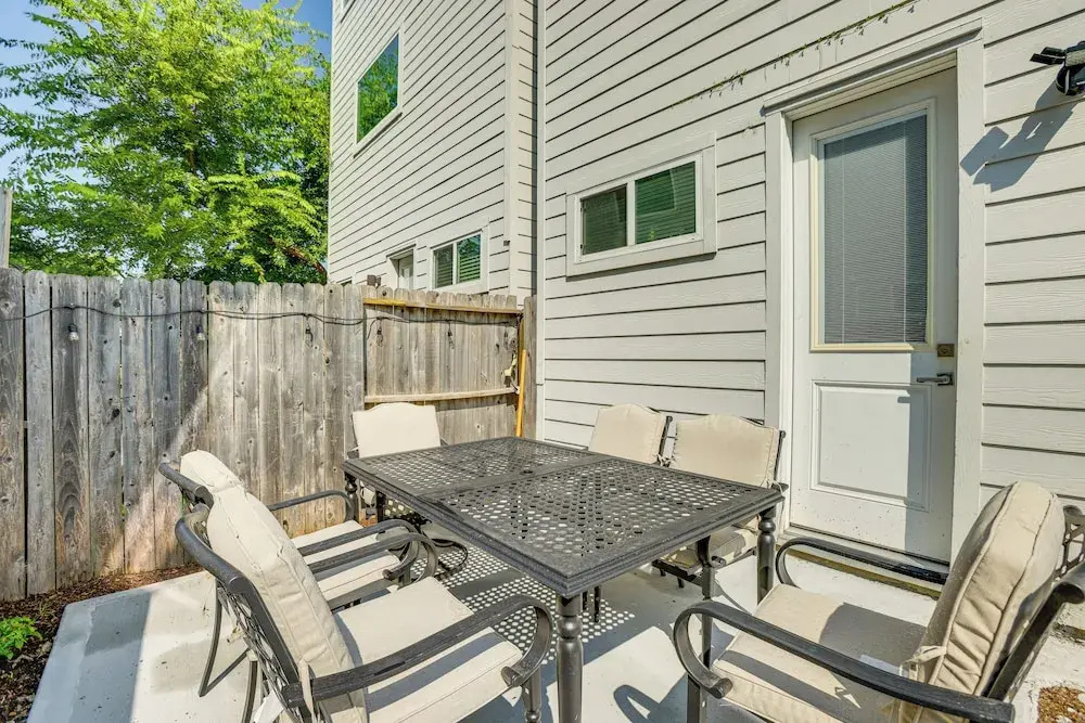 2 Mi to Dtwn: Modern Houston Home w/ Private Patio