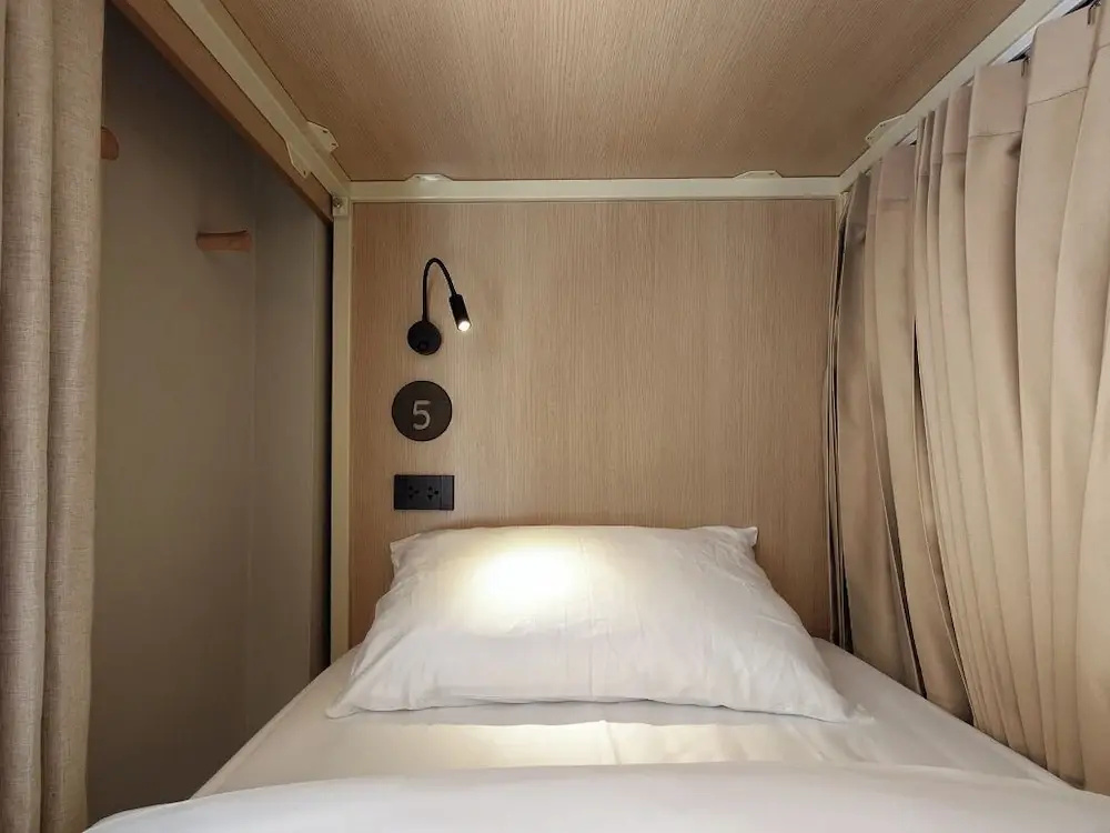 Au Luna Bangkok Hostel