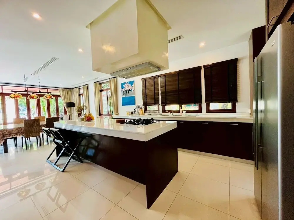 Вилла рядом с пляжем в Amatapura Beach Villa 12