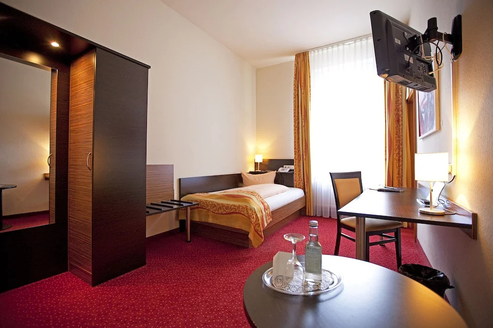 Business Single room (single bed)