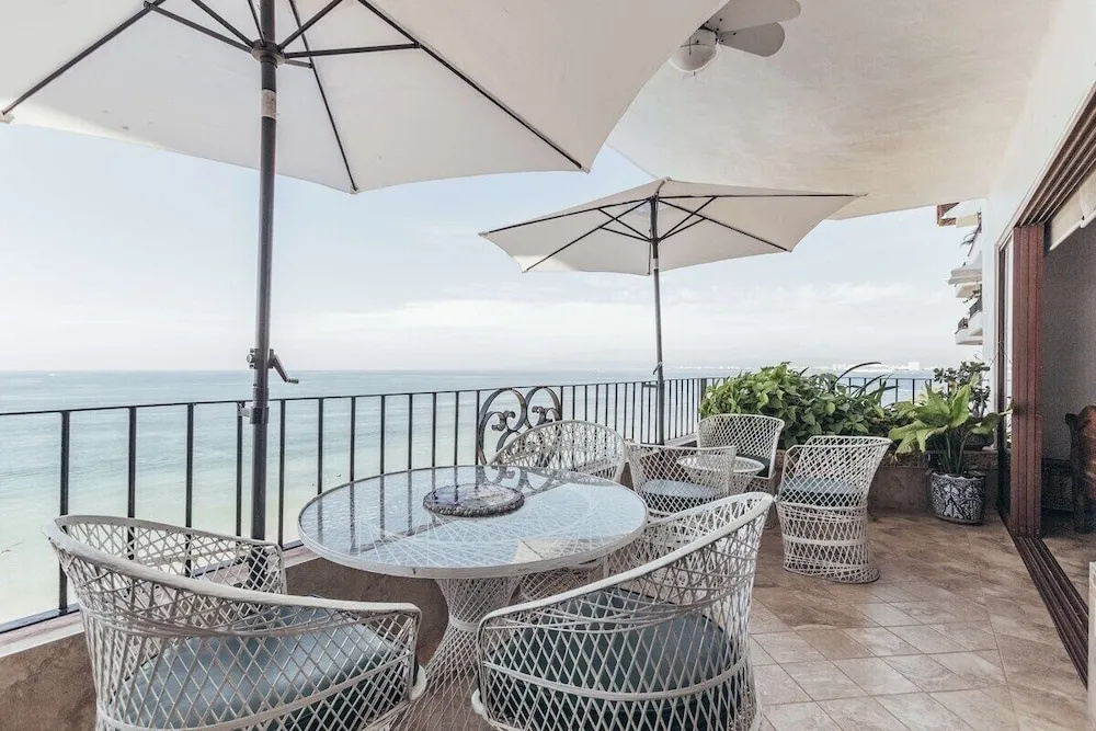 Ocean View 2Br Condo-balcony-beach-pool - 711
