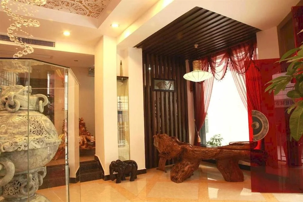 Lobby & Reception