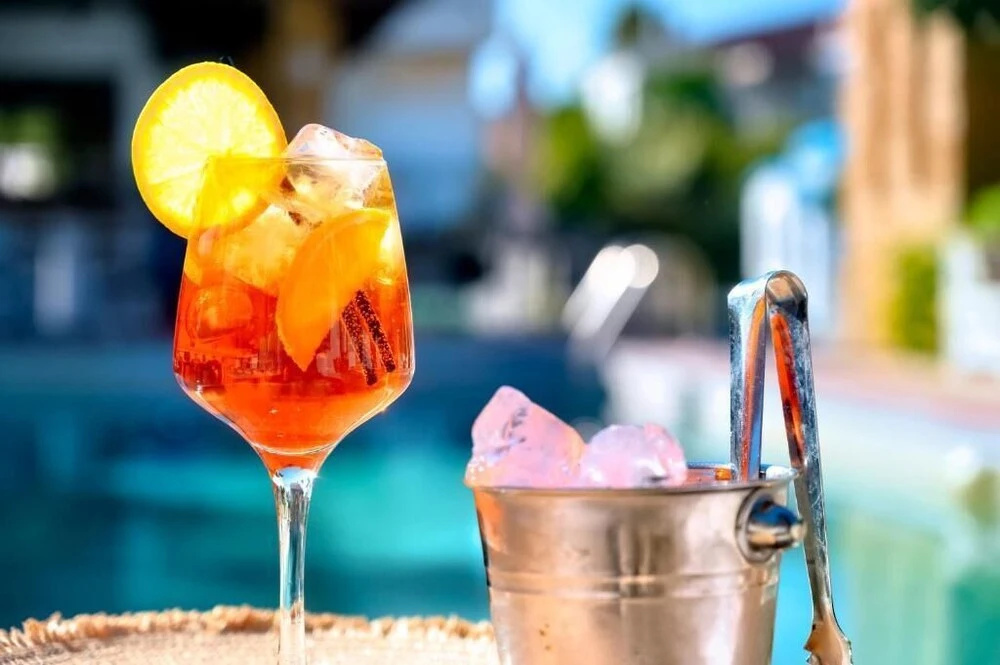 Food & Beverage