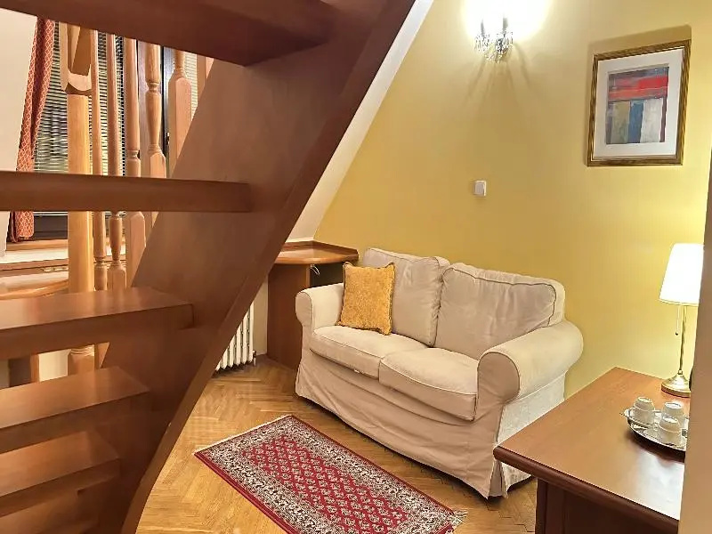Fleur De Lis Hotel - Chambres