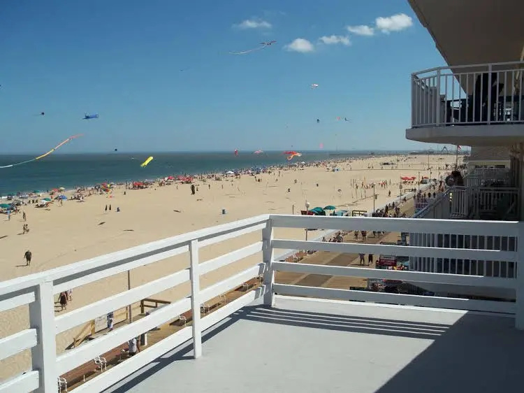 Beach & Waterfront