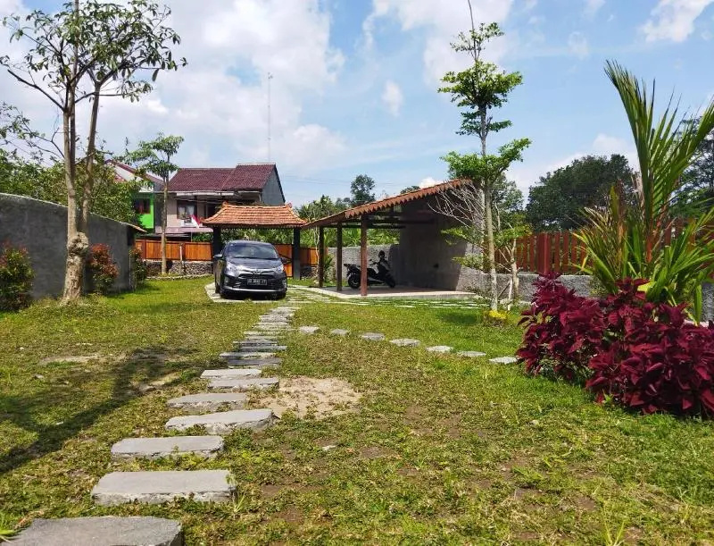 Adine Guest House