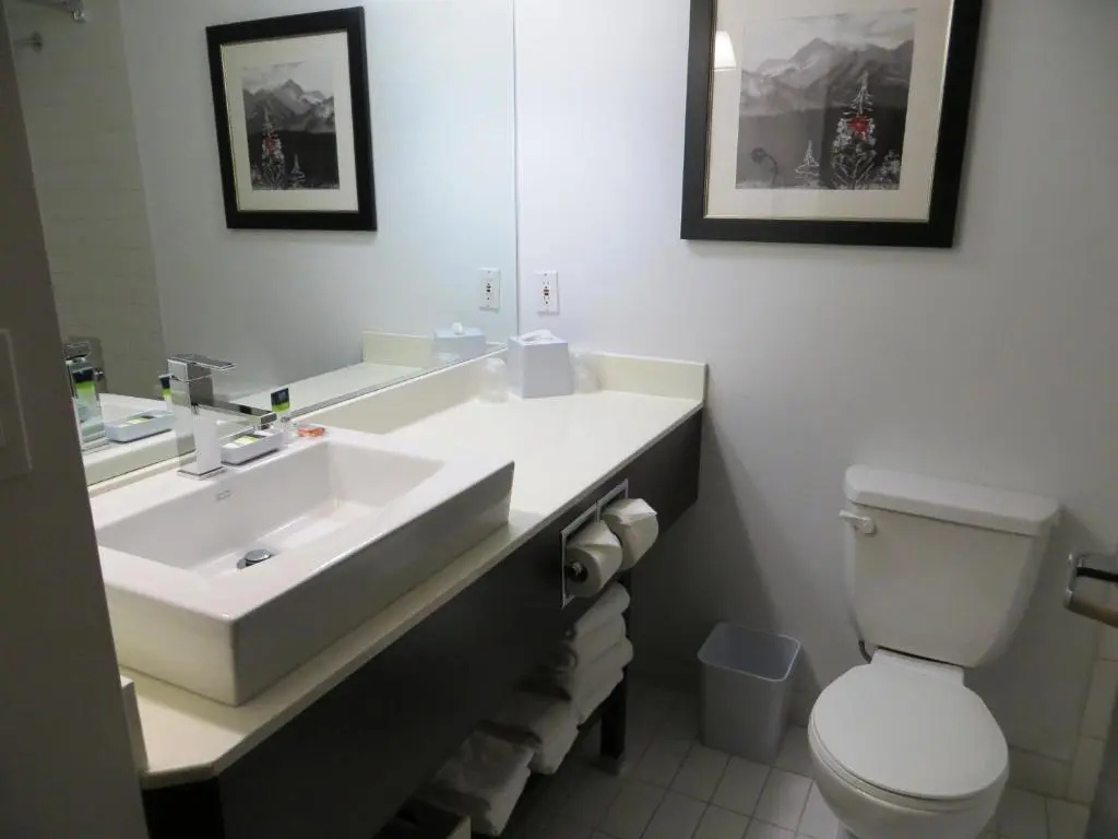 Four Points by Sheraton Hotel & Suites Calgary West - Chambres