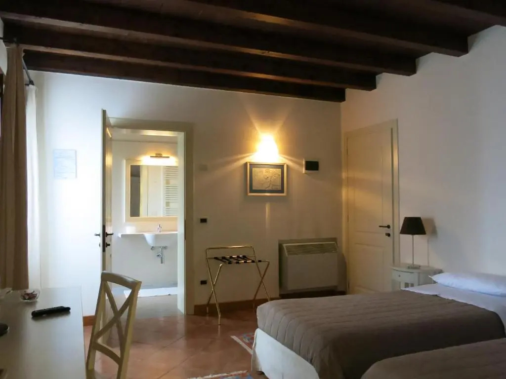 Standard Double room (twin beds)