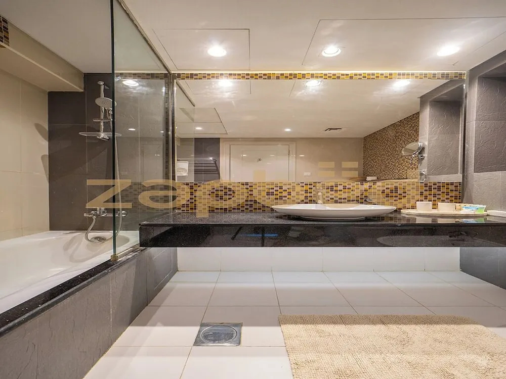 Stylish 1BR-Upper Crest Near Dubai Mall