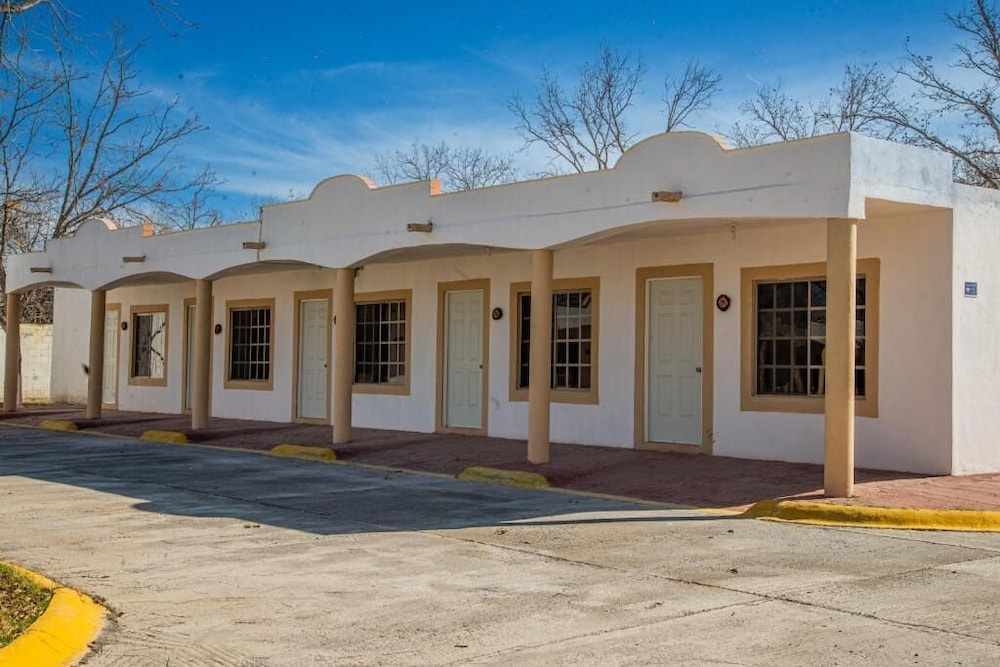 Pueblo Viejo Hotel & Parque Acuático