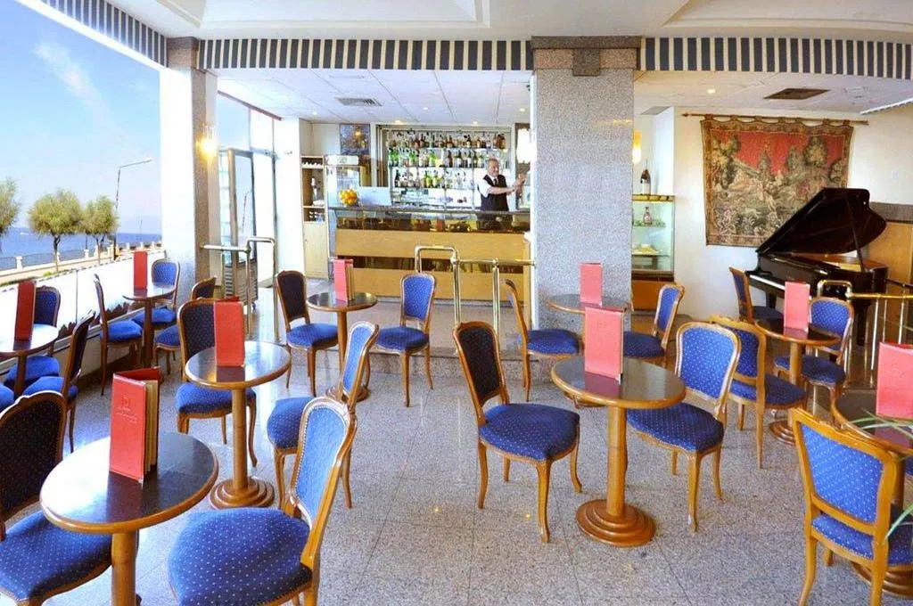 Diplomat Hotel - Général