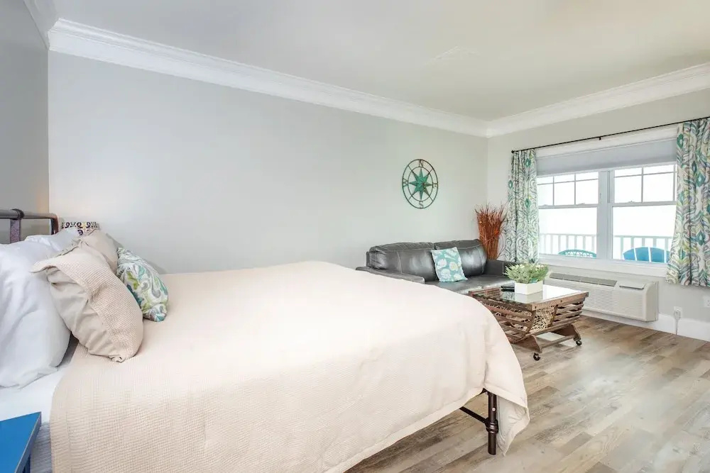 Deluxe Double Suite with balcony and with ocean view (full double bed)