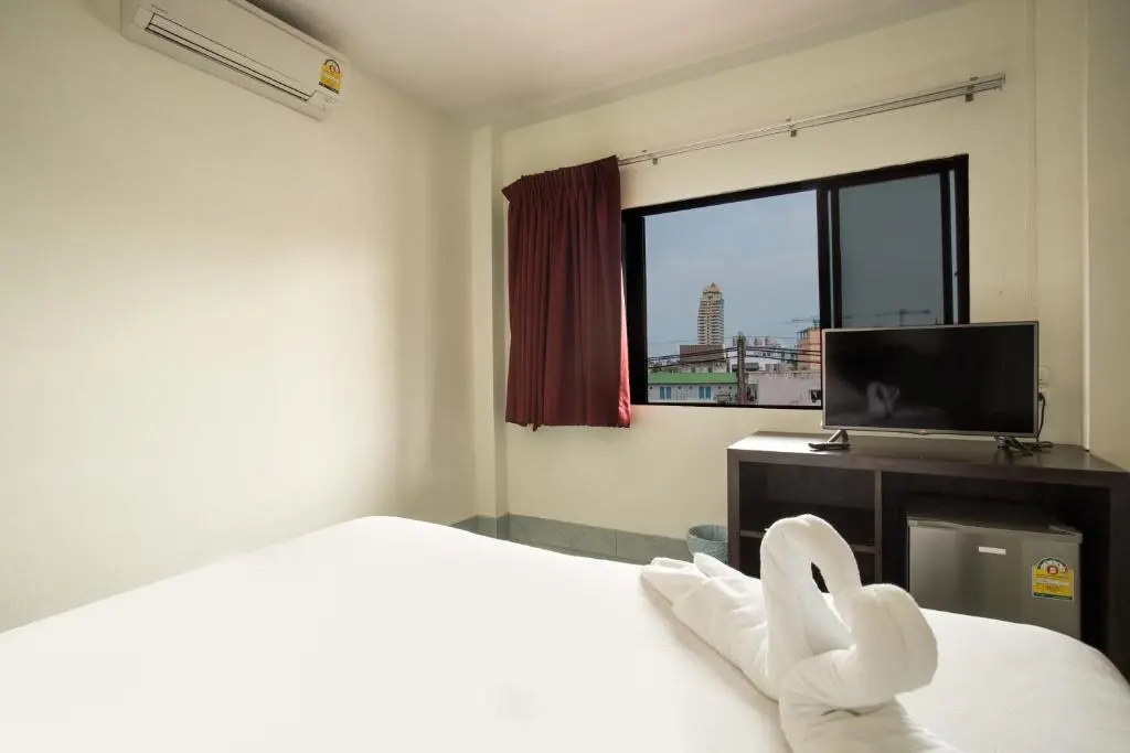 Paripas Express Hotel Patong - Chambres