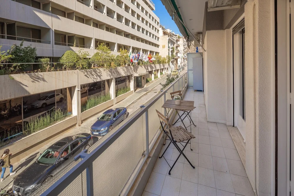 UPSTREET Modern Downtown Flat -Acropolis