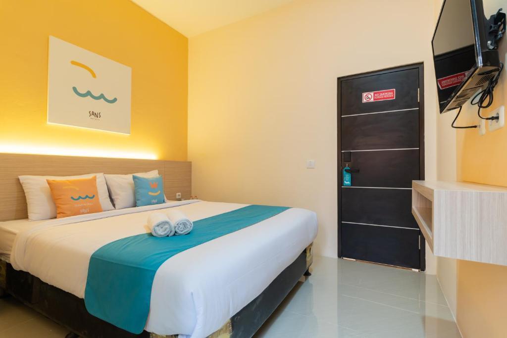 Двухместный номер Economy двуспальная кровать в Sans Hotel Bubulak Bogor