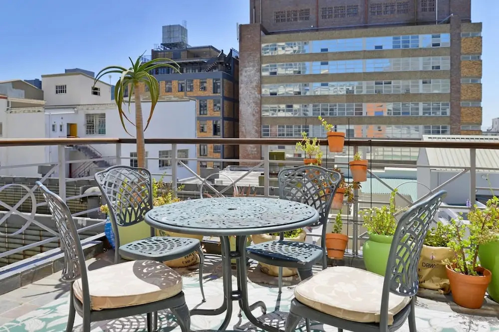 Refined City Living Sunny Pool Gym Facilities