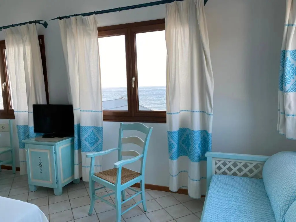 Deluxe Double room with sea view (full double bed)