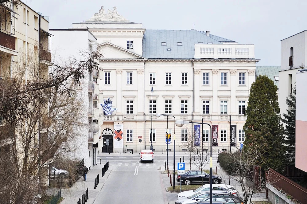M11 Outstanding Apartment with Balcony