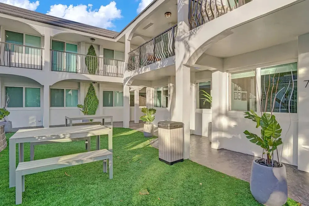 RA Suites