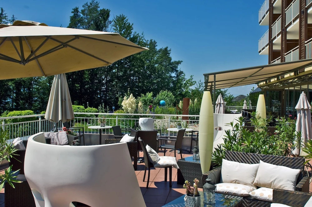 Balcony & Terrace