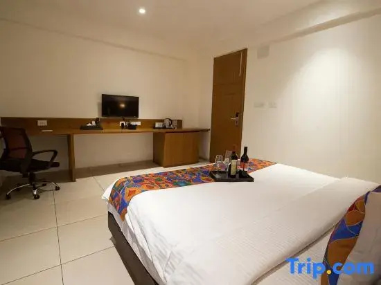 Deluxe Double room (full double bed)
