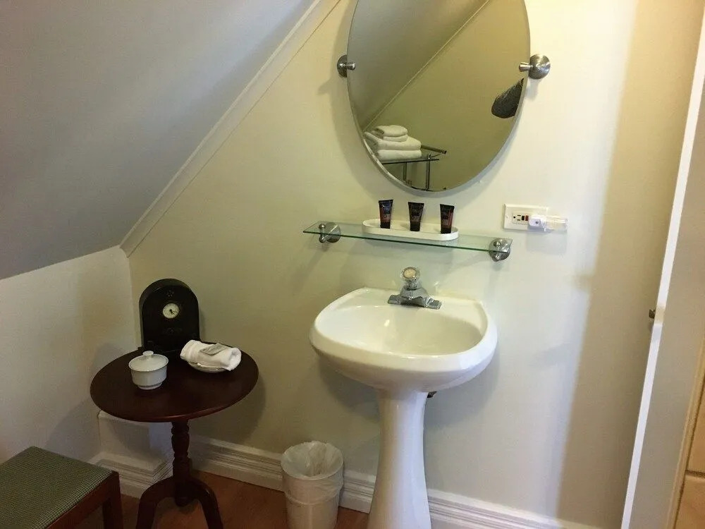 Inn by the Bay by null