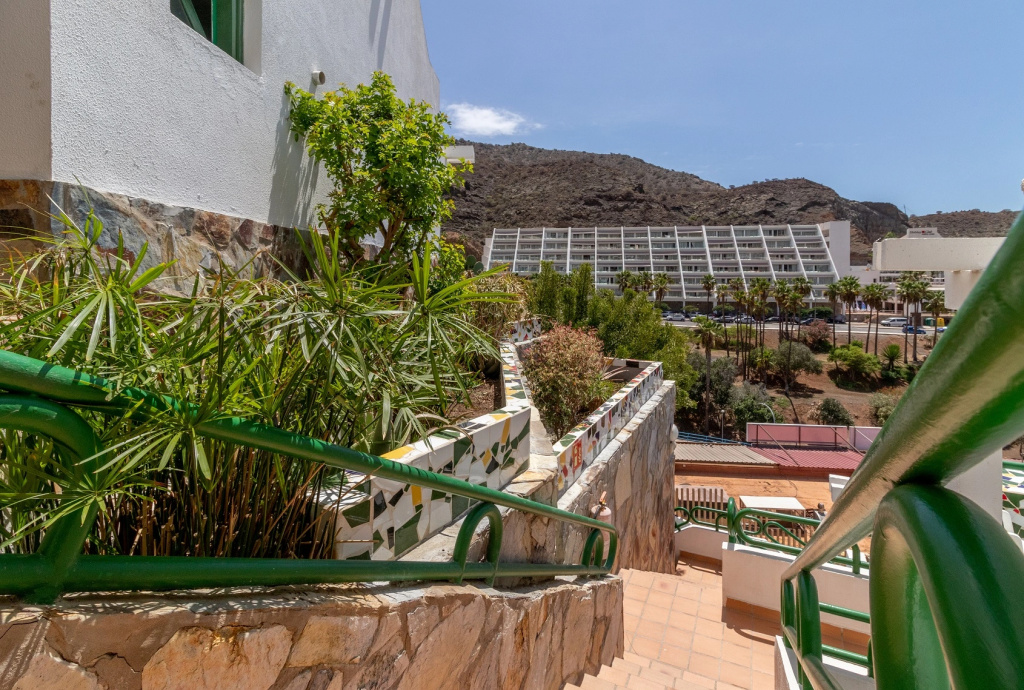 Balcony & Terrace