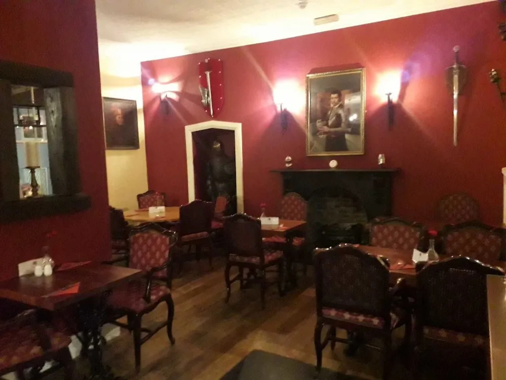 The Red Lion Hotel - Général