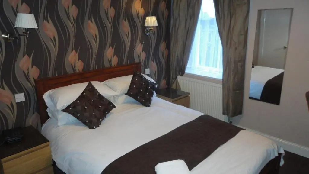 Standard Double room (full double bed)