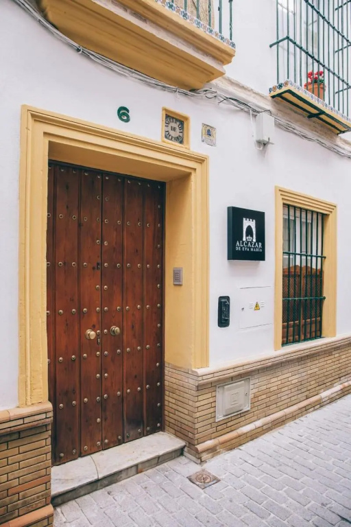 Alcázar de María