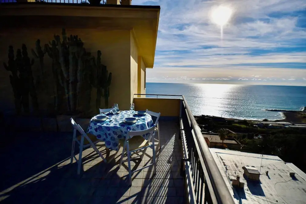 Blue Sky Apartment by Wonderful Italy