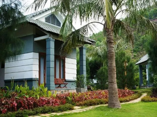 Bai Lu Resort