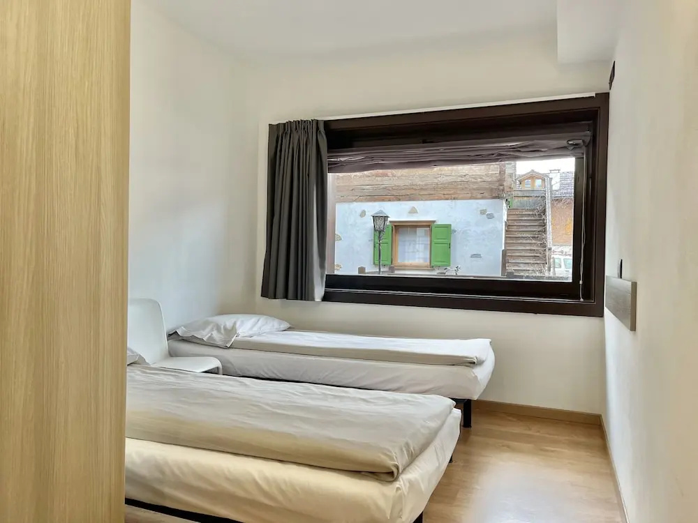 2 Bedrooms Apartment