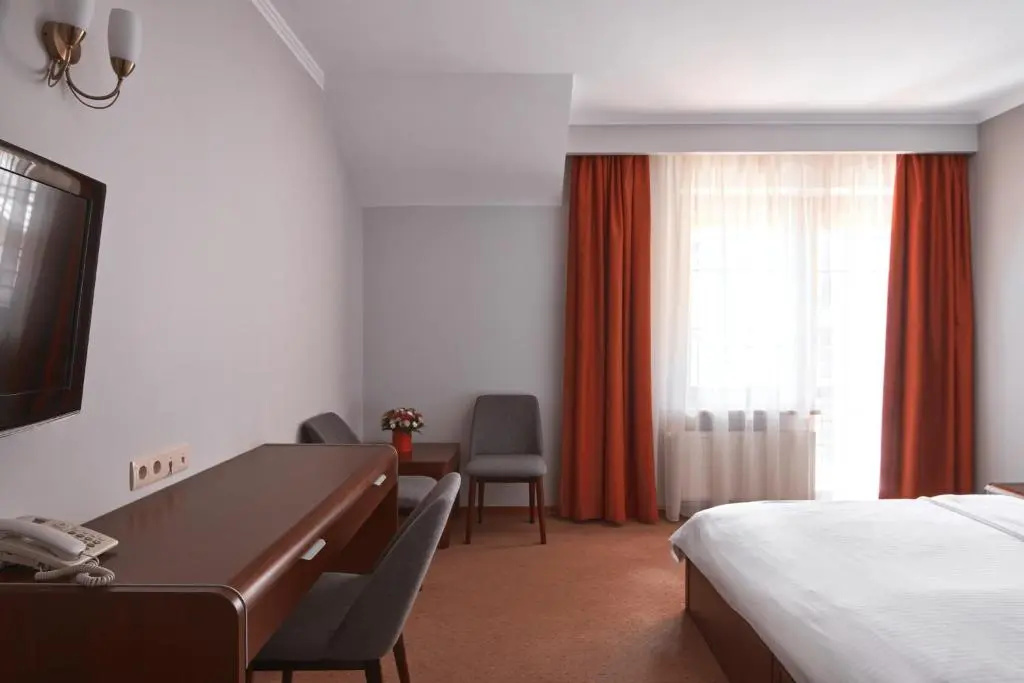 Economy room