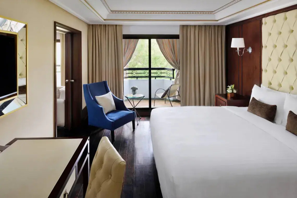 Executive Double Suite with balcony (full double bed)