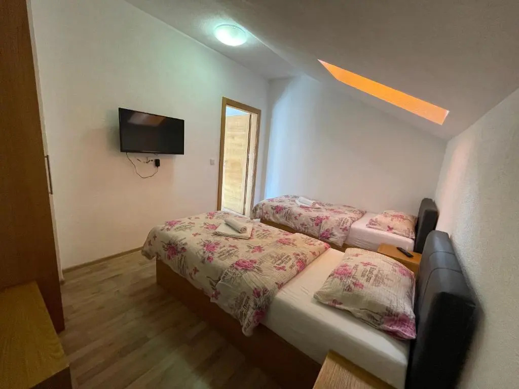 3 Bedrooms Apartment