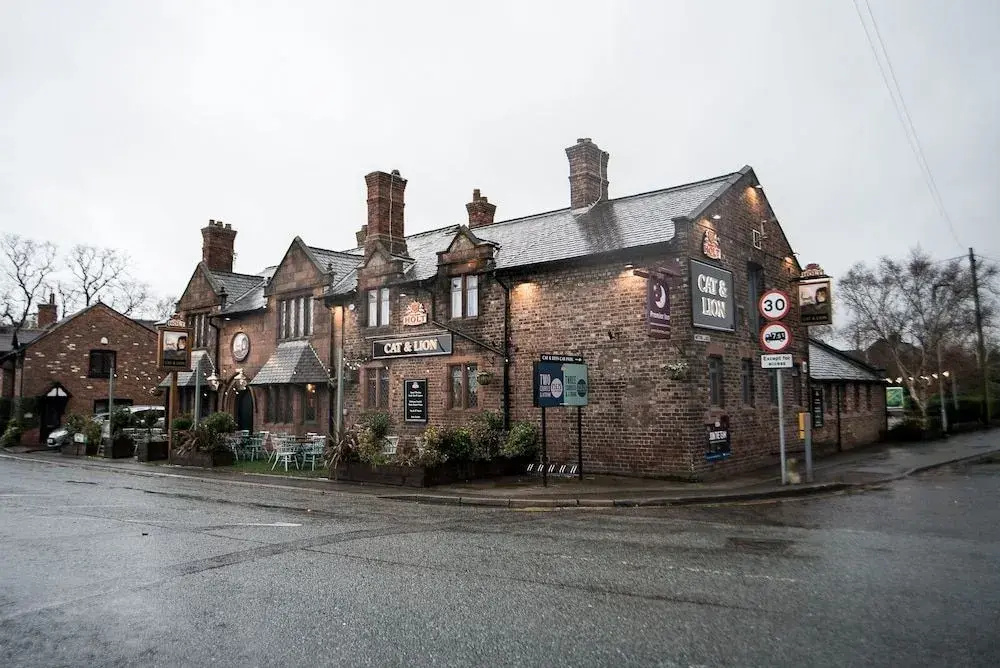 Cat & Lion Country Pub and Hotel