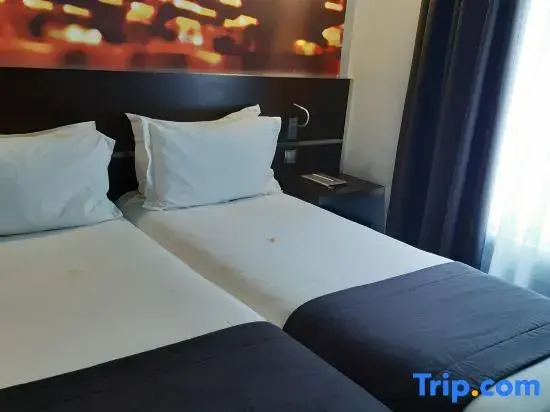 Двухместный номер 2 отдельные кровати в Hotel Lumières Montmartre Paris