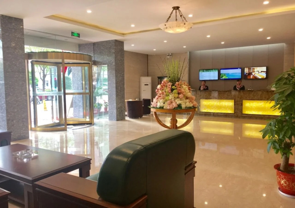 Lobby & Reception