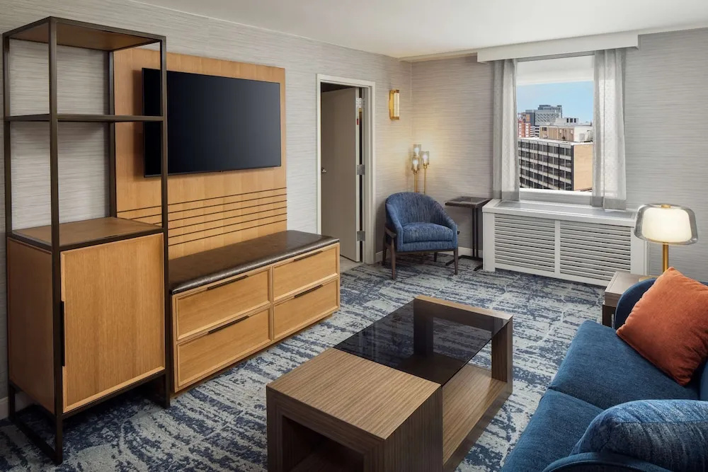 1 Bedroom Suite with city view