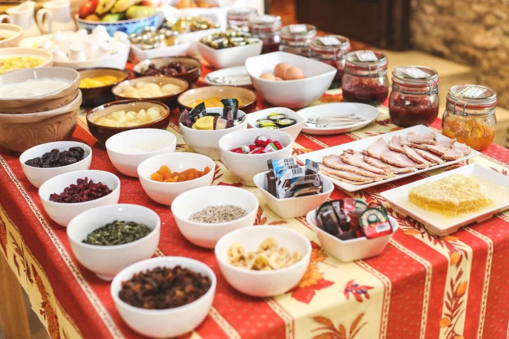 Food & Beverage