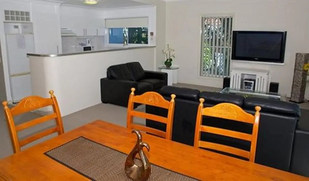 3 Bedrooms Apartment