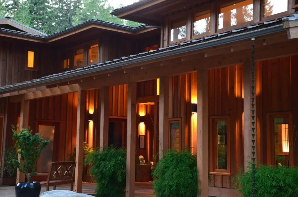 Shades of Jade Inn and Spa
