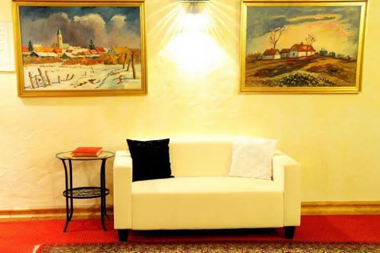 Lobby & Reception