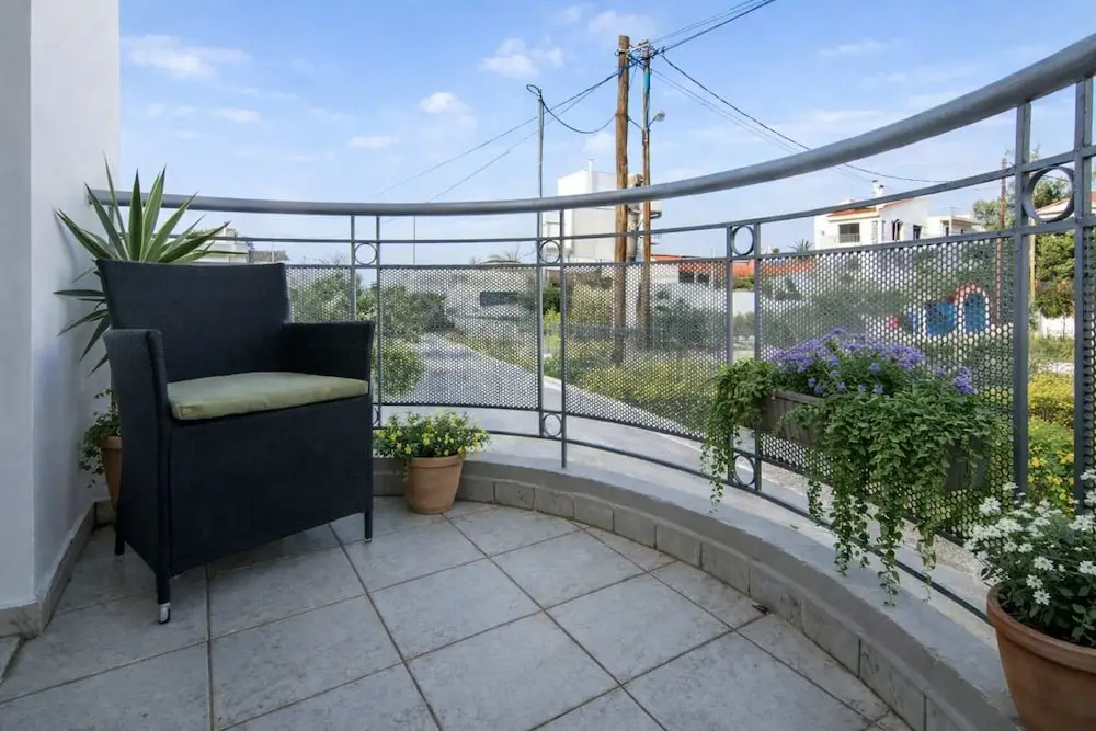 Ancient Vibe - Seaside Stay w Balcony Near Volos