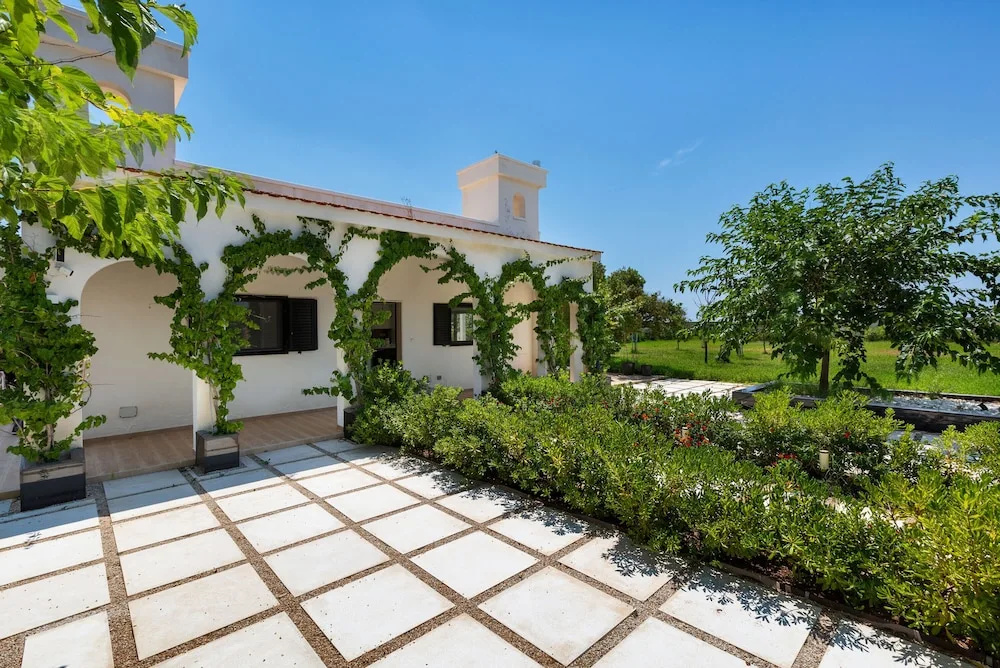 4147 Villa Daversa by Barbarhouse