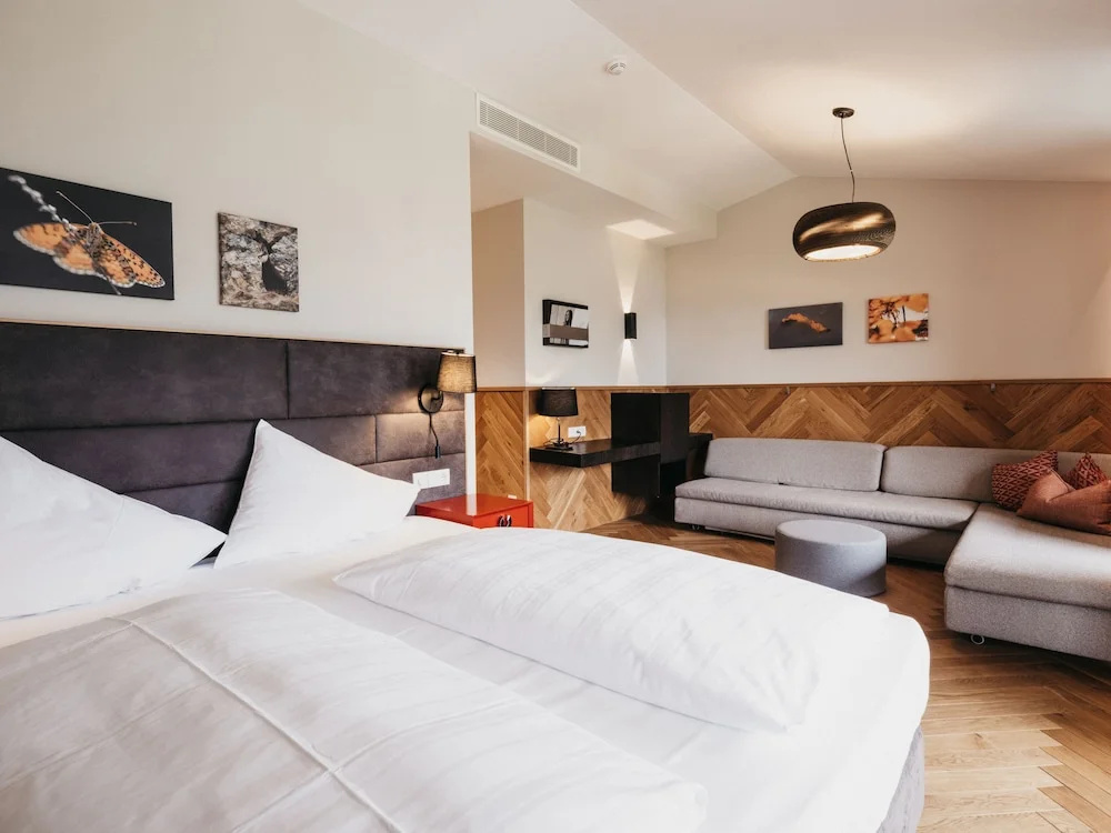 Superior Double room with balcony (full double bed)