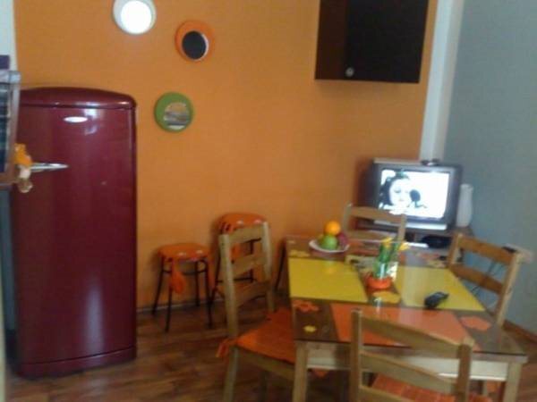 Fluxus Hostel by null