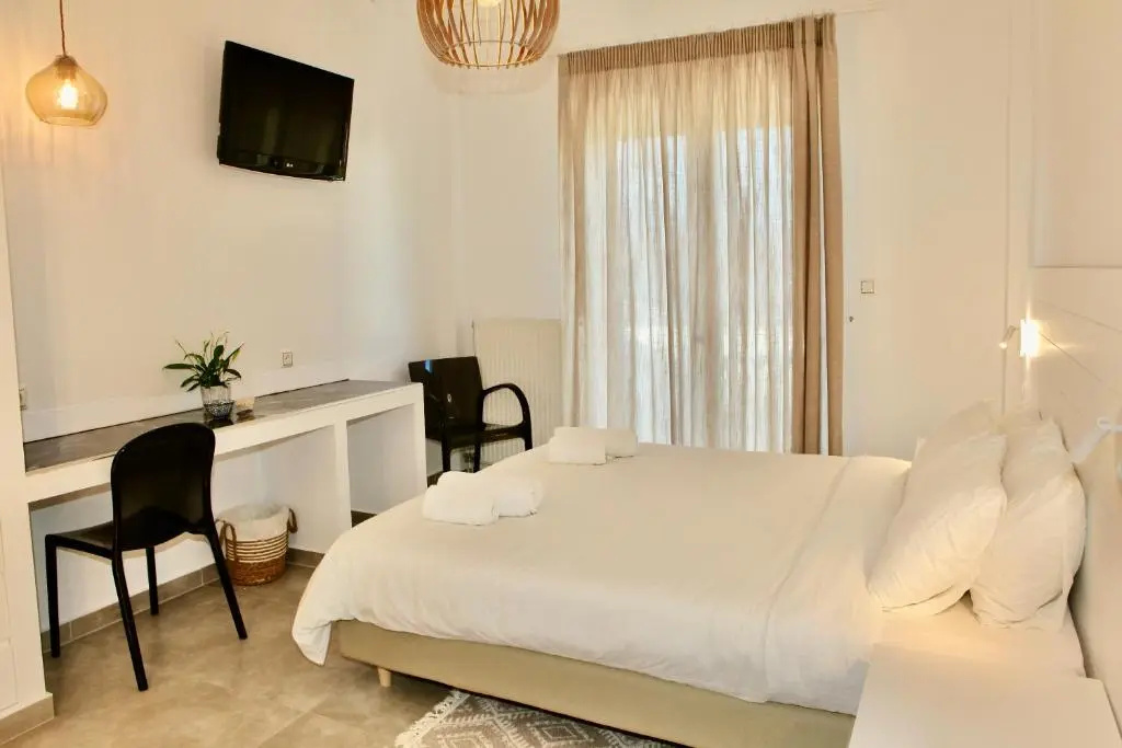 Deluxe Double room with balcony and with sea view (full double bed)
